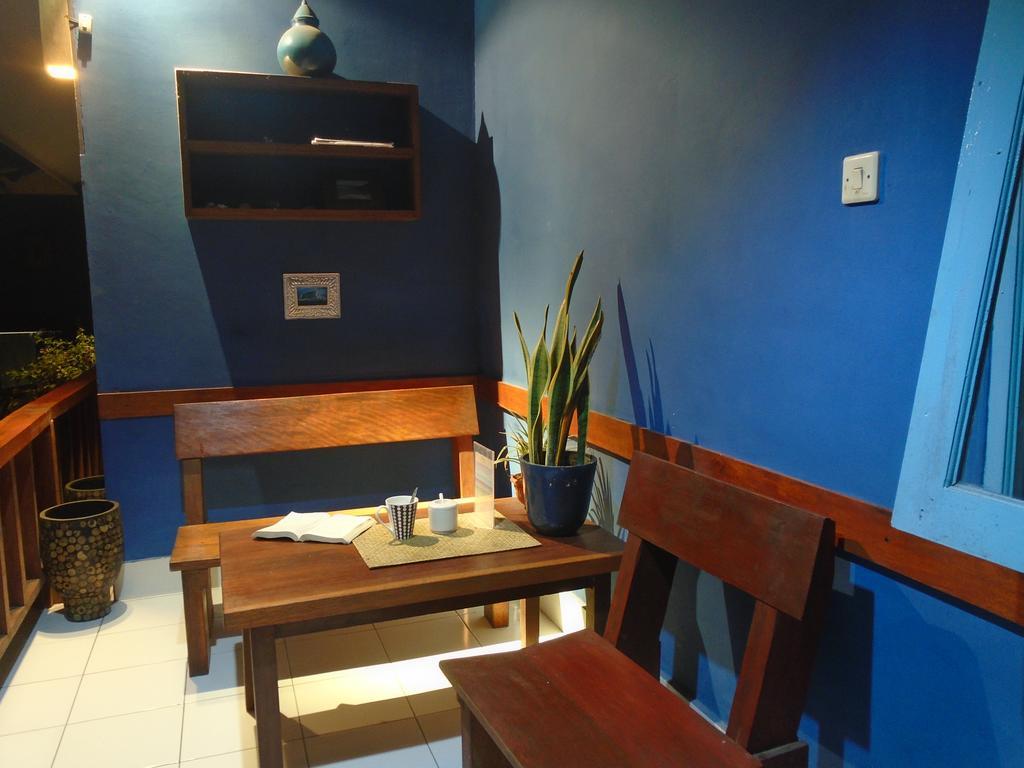 La Casa Homestay Senggigi Exterior photo