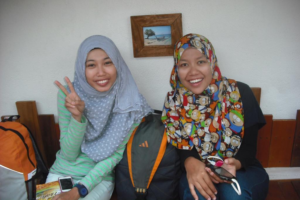 La Casa Homestay Senggigi Exterior photo