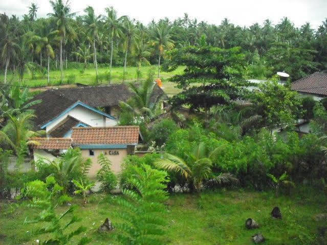 La Casa Homestay Senggigi Exterior photo